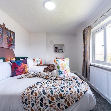 Aseda 4 Bedroom Private Parking, Game Zone -Pool Table, Garden Home Kingston upon Hull Dış mekan fotoğraf