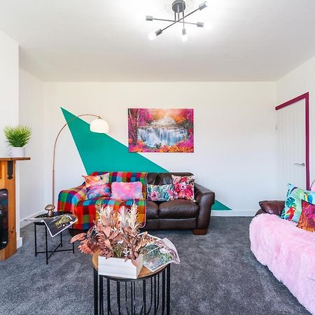 Aseda 4 Bedroom Private Parking, Game Zone -Pool Table, Garden Home Kingston upon Hull Dış mekan fotoğraf