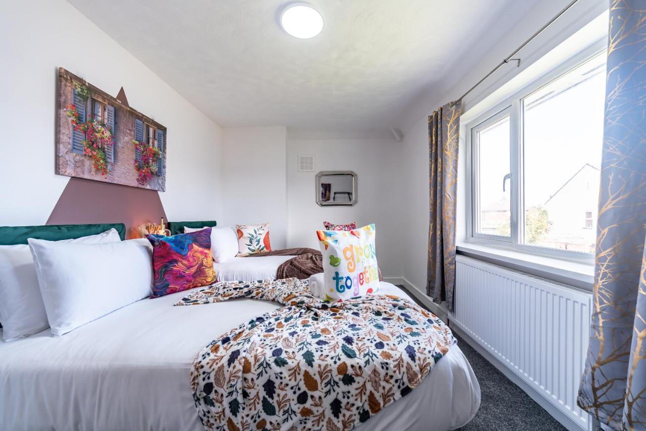 Aseda 4 Bedroom Private Parking, Game Zone -Pool Table, Garden Home Kingston upon Hull Dış mekan fotoğraf