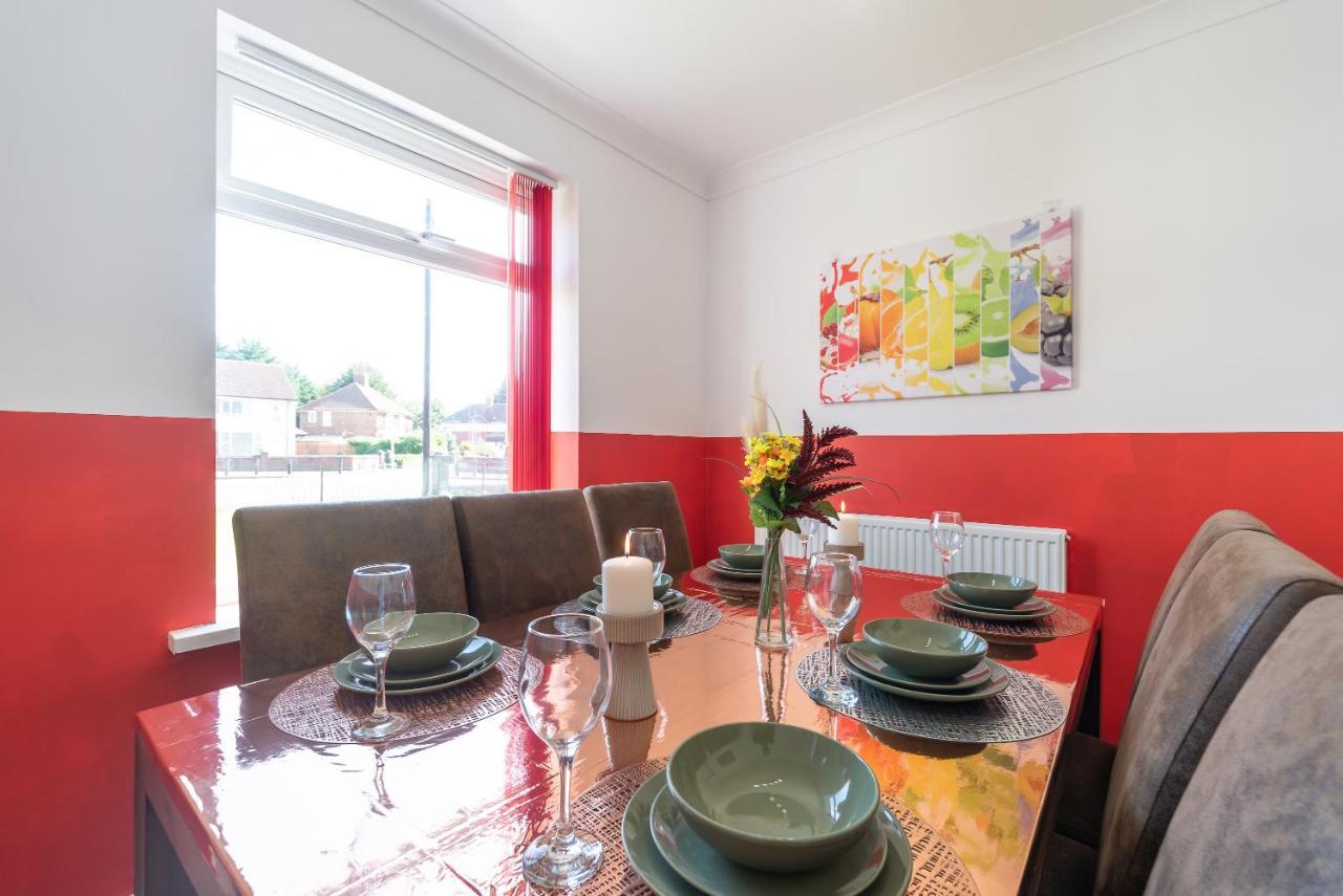 Aseda 4 Bedroom Private Parking, Game Zone -Pool Table, Garden Home Kingston upon Hull Dış mekan fotoğraf
