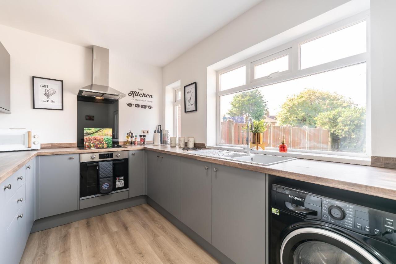 Aseda 4 Bedroom Private Parking, Game Zone -Pool Table, Garden Home Kingston upon Hull Dış mekan fotoğraf