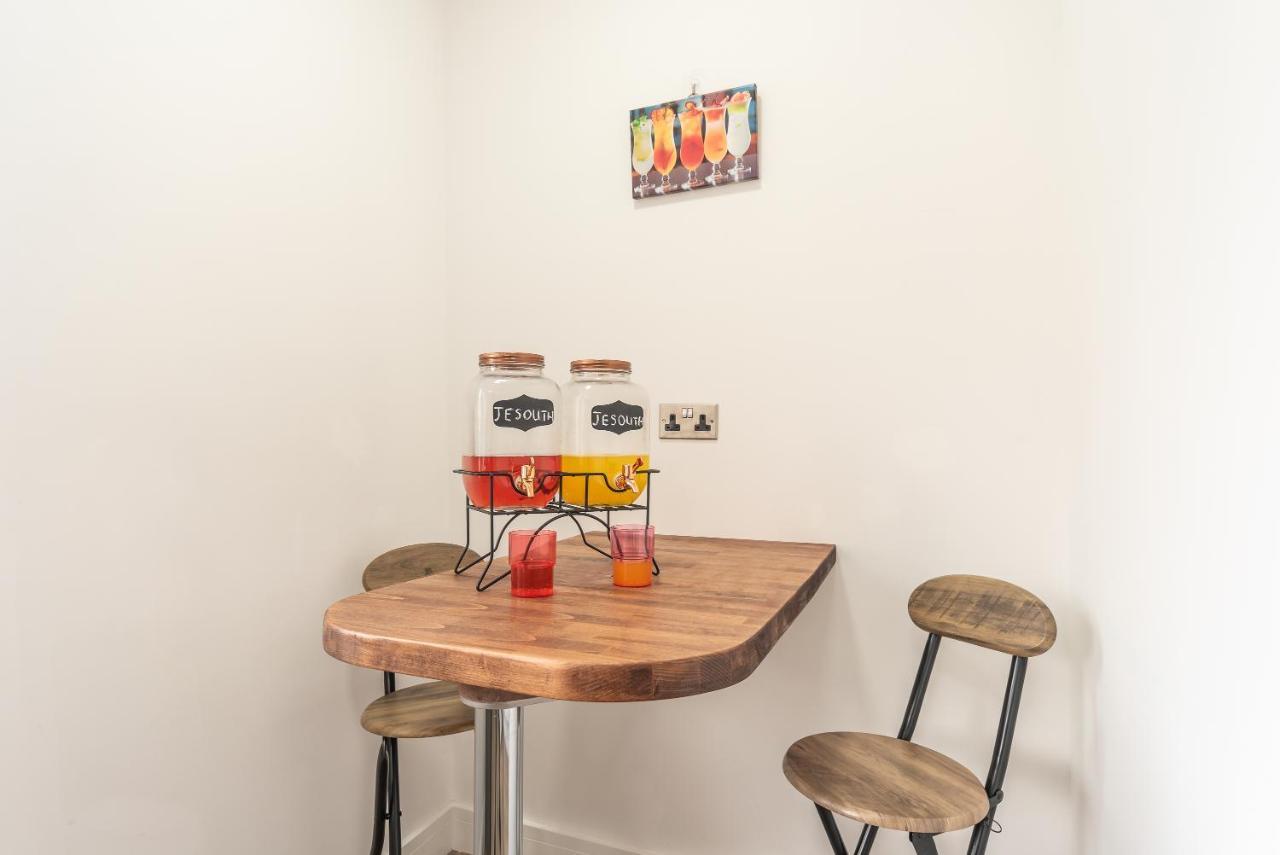 Aseda 4 Bedroom Private Parking, Game Zone -Pool Table, Garden Home Kingston upon Hull Dış mekan fotoğraf